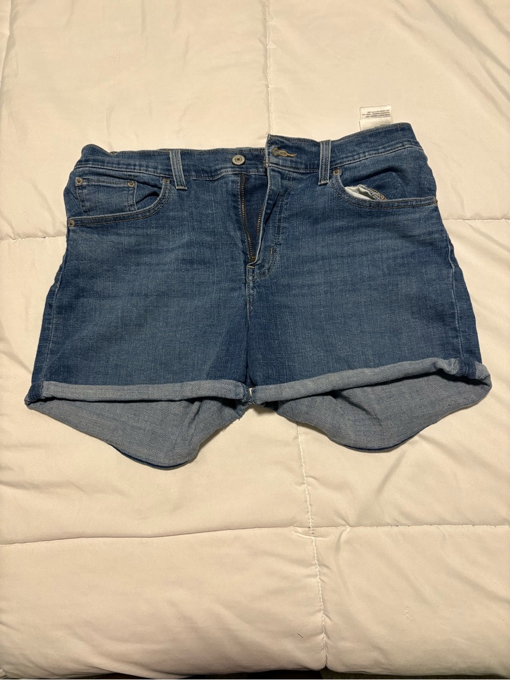 Levi's Mid Length Short 30